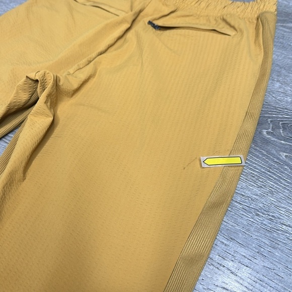 Athleta Women’s Textured Brooklyn Jogger Pants Tuscan Gold Sz 4 - Picture 14 of 14